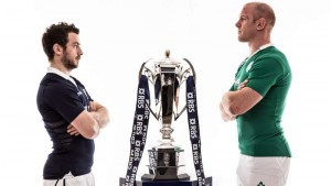 2015 RBS 6 Nations Rugby Championship Round 5 Preview 19/3/2015Scotland vs IrelandScotland captain Greig Laidlaw and Ireland captain Paul O'Connell with the RBS 6 Nations trophy ahead of Saturday's match in Murrayfield, EdinburghMandatory Credit ©INPHO/Billy Stickland